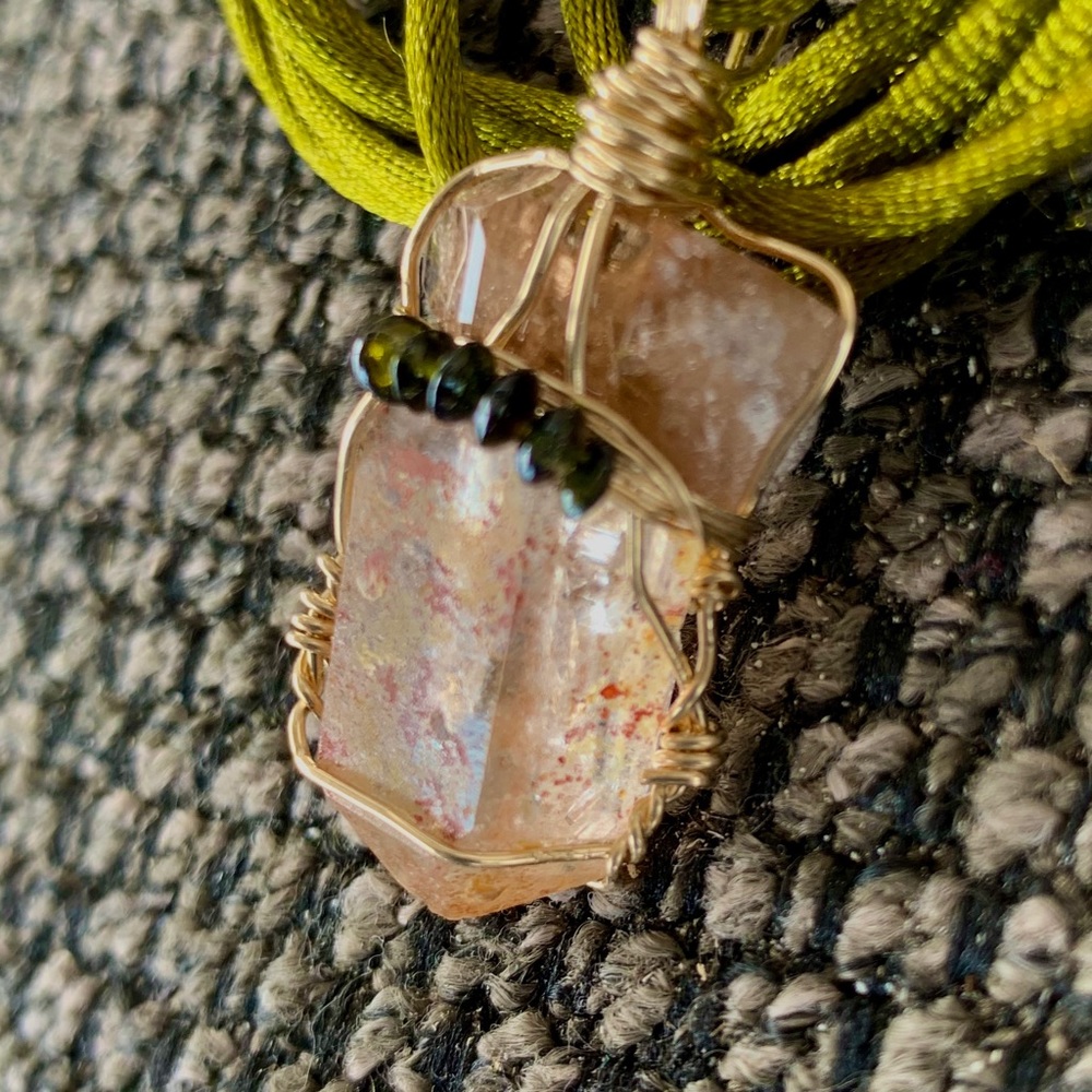 Topaz, Tourmaline & Hematite on Quartz Pendant - Picture 2 of 16